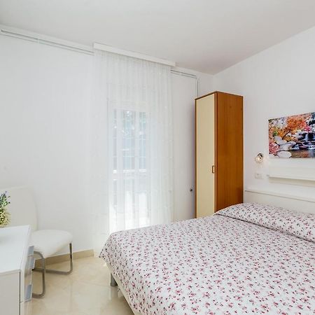 Apartman Vesna Малинска Екстериор снимка