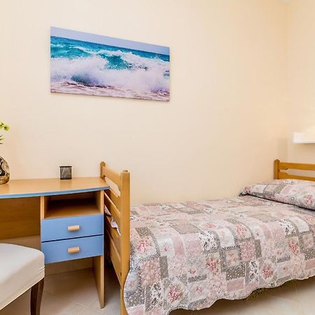 Apartman Vesna Малинска Екстериор снимка
