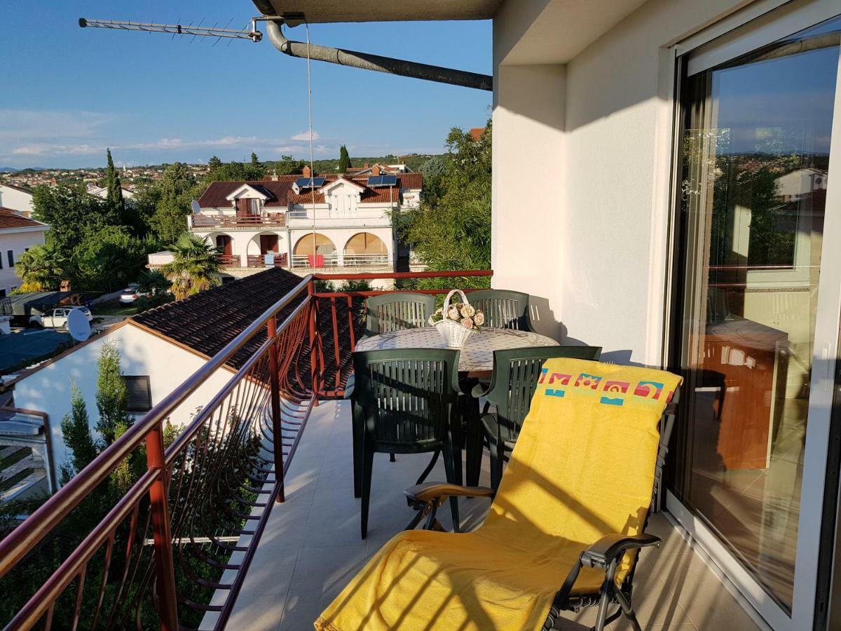 Apartman Vesna Малинска Екстериор снимка