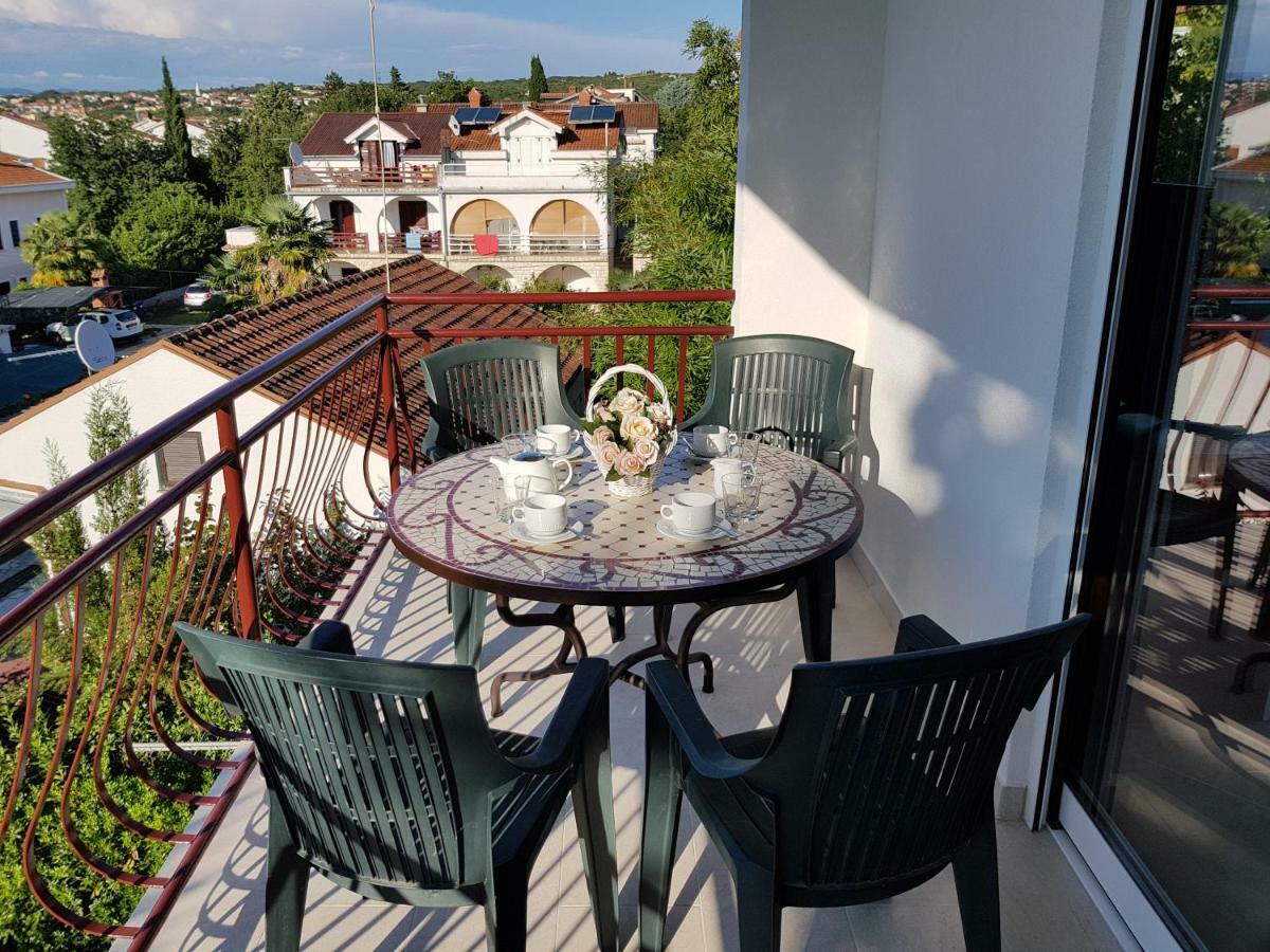 Apartman Vesna Малинска Екстериор снимка