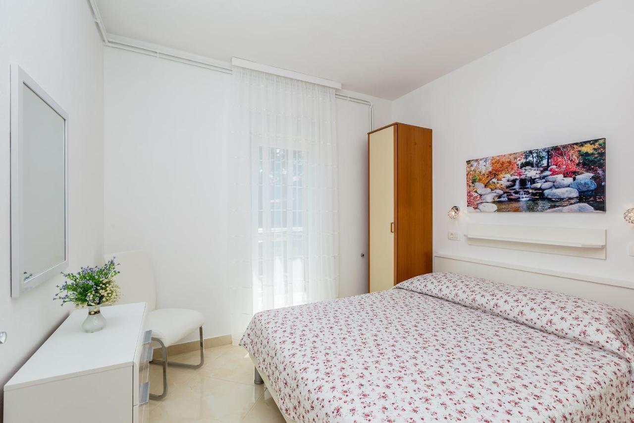 Apartman Vesna Малинска Екстериор снимка