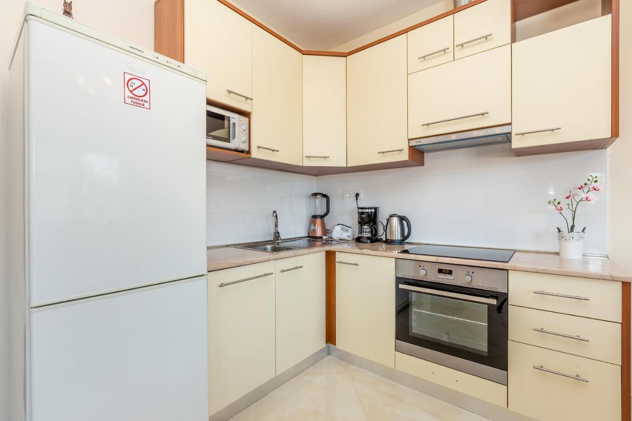Apartman Vesna Малинска Екстериор снимка