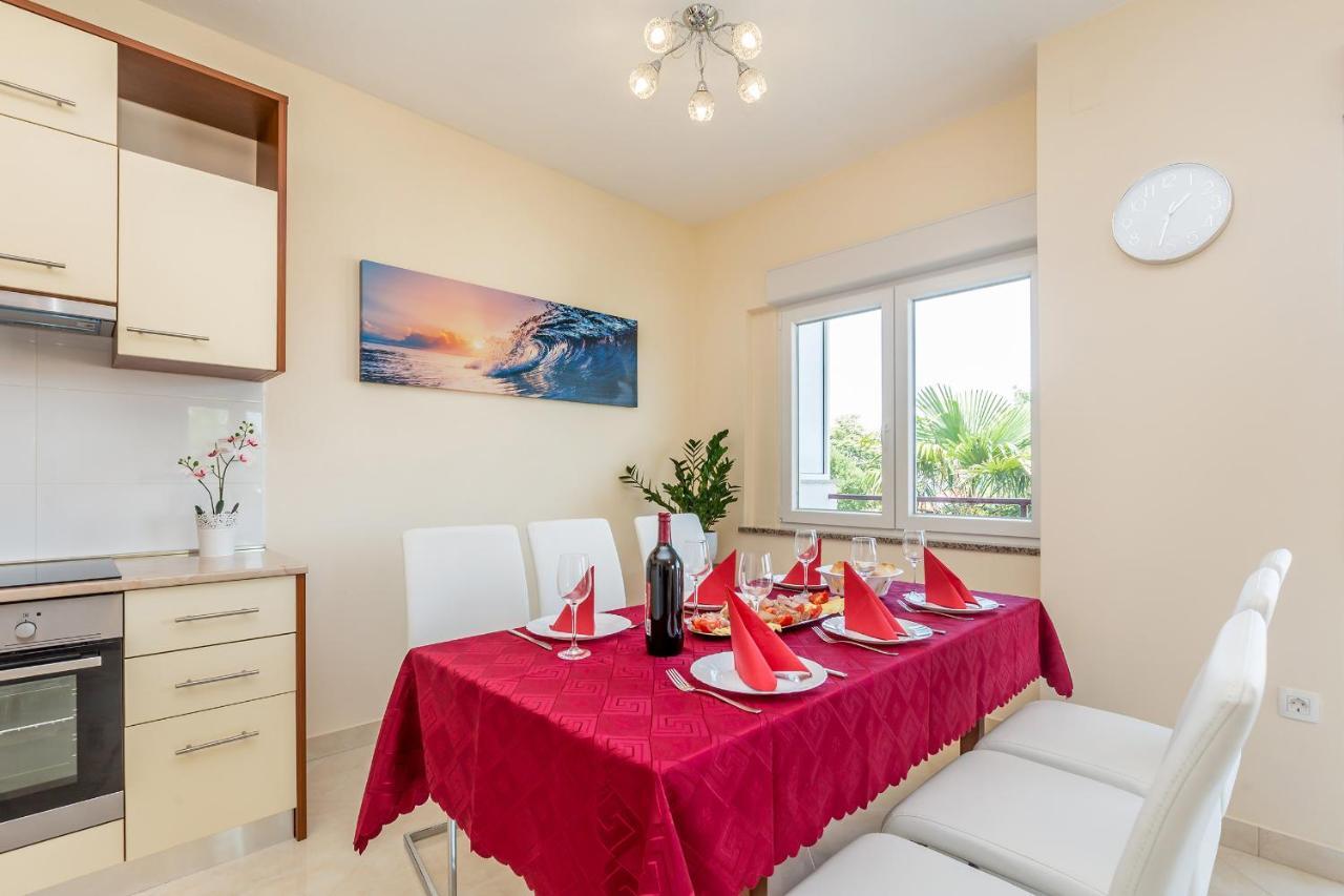 Apartman Vesna Малинска Екстериор снимка