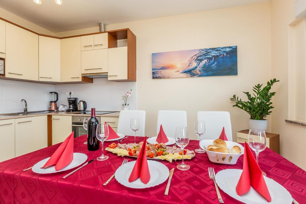 Apartman Vesna Малинска Екстериор снимка